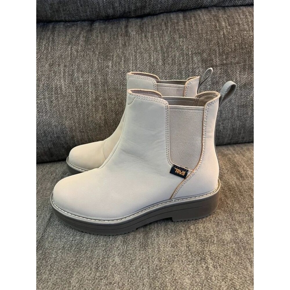 Teva Midform Chelsea Sesame Beige Water Resistant Boots Women's Size 5.5